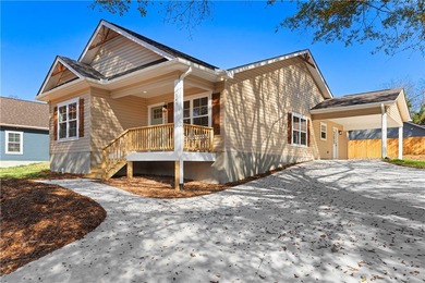 (private lake, pond, coastal) Home Active Under Contract in Seneca South Carolina