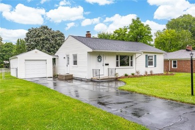 Welcome to 976 Denise Road! A beautifully renovated 3-bedroom, 2 - photo 1