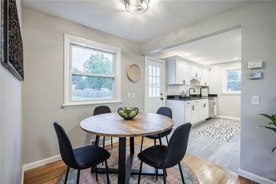 Welcome to 976 Denise Road! A beautifully renovated 3-bedroom, 2 - photo 10