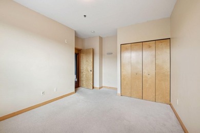 Welcome to this RARE 3 bedroom CORNER unit with 2 underground - photo 12