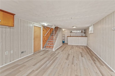 Lovingly maintained Ranch in Irondequoit! Step inside to a - photo 15