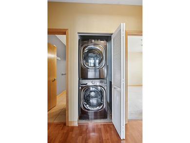 Welcome to this RARE 3 bedroom CORNER unit with 2 underground - photo 16