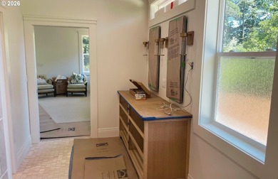 Designed and built by master carpenter Brian Lacouture and - photo 16