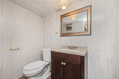 Lovingly maintained Ranch in Irondequoit! Step inside to a - photo 17