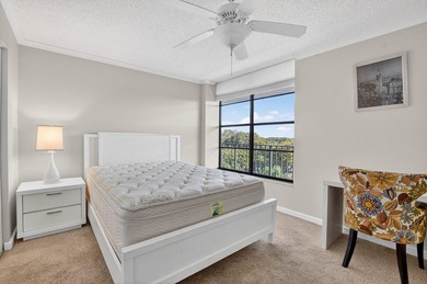 Enjoy waterway views & the daily boat parade from your master - photo 19