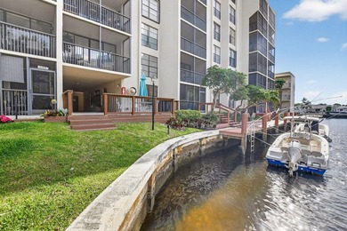 Enjoy waterway views & the daily boat parade from your master - photo 34