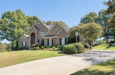 Beautifully renovated custom home on the 7th tee of Brookstone - photo 2