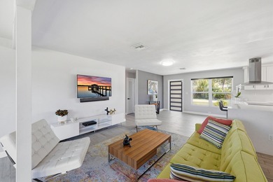 Architectural flow meets elevated everyday living. This - photo 16