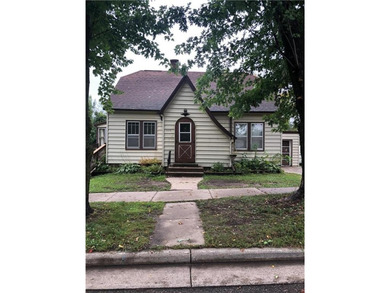 Chippewa River Home Active Under Contract in Durand Wisconsin