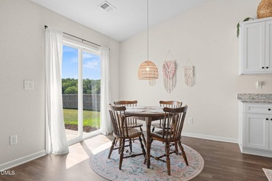 Welcome home to this beautifully maintained ranch in the heart - photo 12