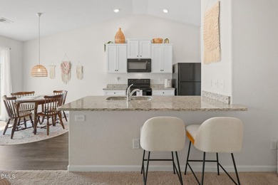 Welcome home to this beautifully maintained ranch in the heart - photo 15