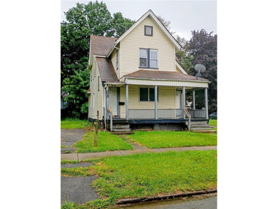 Attention investors and renovation enthusiasts! 331 Garson - photo 1
