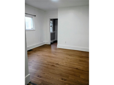 Attention investors and renovation enthusiasts! 331 Garson - photo 6