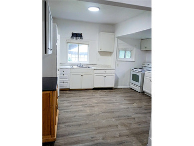 Attention investors and renovation enthusiasts! 331 Garson - photo 7