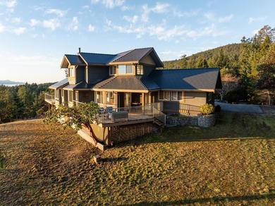 Sensational private parkland estate above Secret Cove in - photo 2