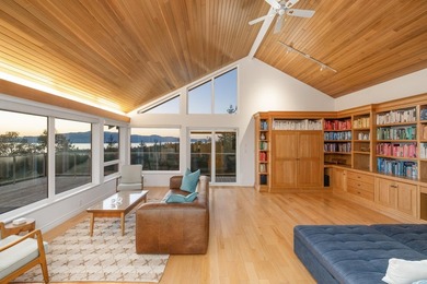 Sensational private parkland estate above Secret Cove in - photo 6