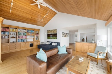 Sensational private parkland estate above Secret Cove in - photo 9
