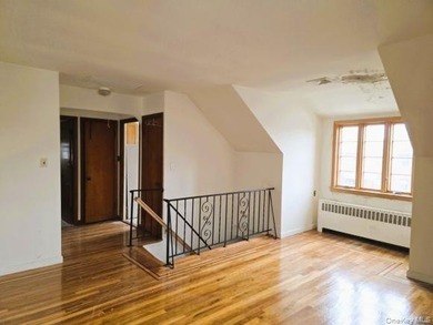 Throggs Neck - Two-Family Detached Brick Home Opportunity awaits - photo 11
