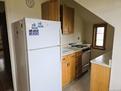Throggs Neck - Two-Family Detached Brick Home Opportunity awaits - photo 13