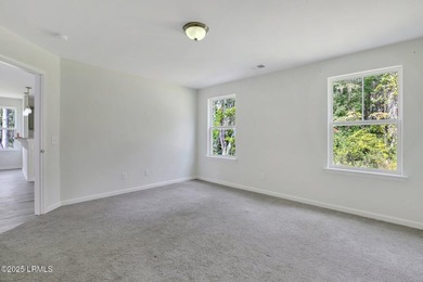 Welcome to your dream home! This elegant 3-bedroom, 2-bathroom - photo 14