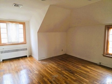 Throggs Neck - Two-Family Detached Brick Home Opportunity awaits - photo 16