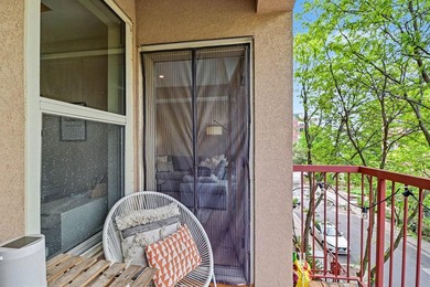 Live in the center of it all, just one block off Washington - photo 16