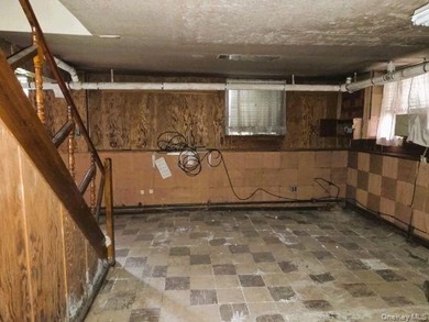 Throggs Neck - Two-Family Detached Brick Home Opportunity awaits - photo 18