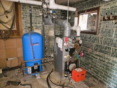 Throggs Neck - Two-Family Detached Brick Home Opportunity awaits - photo 23