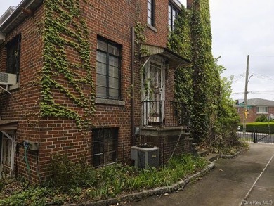Throggs Neck - Two-Family Detached Brick Home Opportunity awaits - photo 26