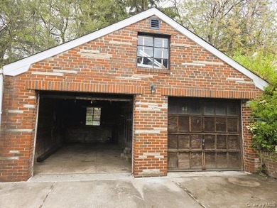 Throggs Neck - Two-Family Detached Brick Home Opportunity awaits - photo 27
