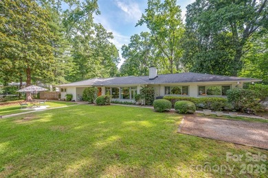This Beautiful 2-bedroom 2-bath home is located in the Lake - photo 1