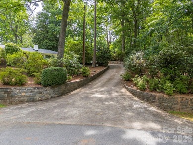 This Beautiful 2-bedroom 2-bath home is located in the Lake - photo 2