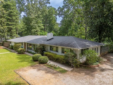 This Beautiful 2-bedroom 2-bath home is located in the Lake - photo 6