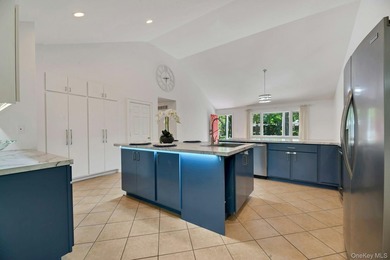 Nestled in the highly sought-after Tiana Shores enclave of - photo 11