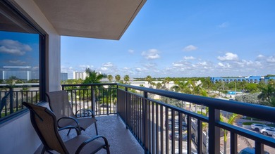 Bright, Airy corner unit in the newly renovated Galt Ocean - photo 11