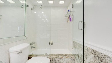 Bright, Airy corner unit in the newly renovated Galt Ocean - photo 13