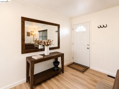 Ideally located within close proximity to Dunn Court Beach and - photo 14