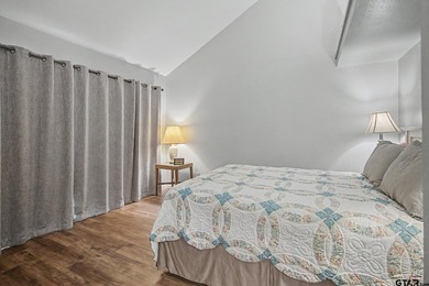 Water view, turnkey, low maintenance, updated and remodeled unit - photo 16