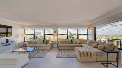 Bright, Airy corner unit in the newly renovated Galt Ocean - photo 16