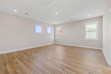 REDUCED & READY FOR MOVE IN: Discover this property through our - photo 17