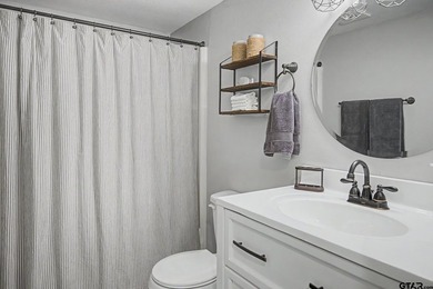 Water view, turnkey, low maintenance, updated and remodeled unit - photo 17