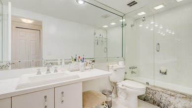 Bright, Airy corner unit in the newly renovated Galt Ocean - photo 17