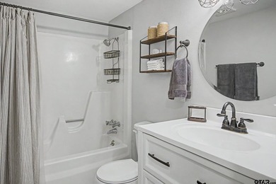 Water view, turnkey, low maintenance, updated and remodeled unit - photo 18