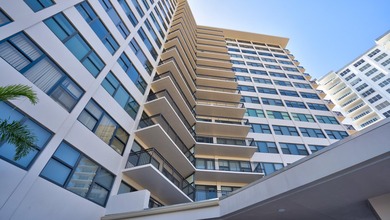 Bright, Airy corner unit in the newly renovated Galt Ocean - photo 31