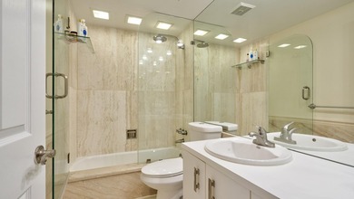 Bright, Airy corner unit in the newly renovated Galt Ocean - photo 32