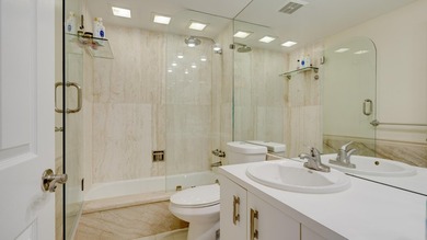 Bright, Airy corner unit in the newly renovated Galt Ocean - photo 33