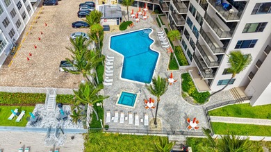Bright, Airy corner unit in the newly renovated Galt Ocean - photo 39
