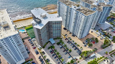 Bright, Airy corner unit in the newly renovated Galt Ocean - photo 50