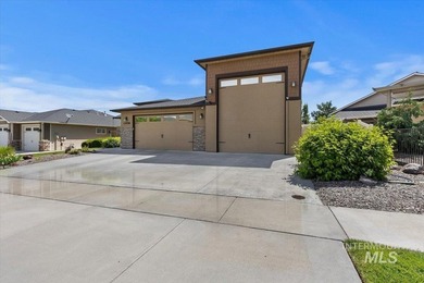 Meticulously maintained & showing true pride of ownership inside - photo 2