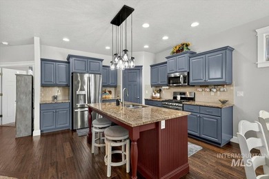 Meticulously maintained & showing true pride of ownership inside - photo 9